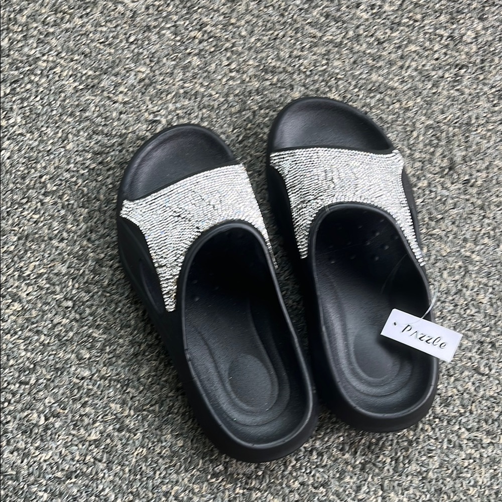 Women’s brand new black w silver glitter sandals
